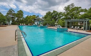 House, 6 Bedrooms, Sea Facing | Outdoor pool