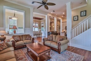 Living area - Bluejack Breeze 6 Bedroom Holiday Home by Five Star Properties (Santa Rosa Beach)