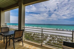 House, 6 Bedrooms, Ocean View, Beachfront | Balcony