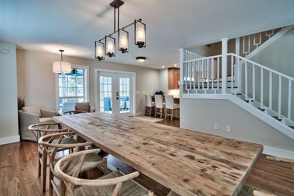 House, 6 Bedrooms, Ocean View, Sea Facing | In-room dining