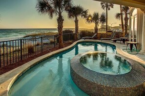 Maison, 6 chambres, vue océan, en front de plage | Piscine extérieure
