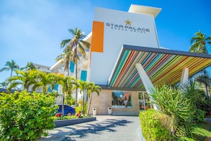 Front of property - Star Palace Hotel (Mazatlán)