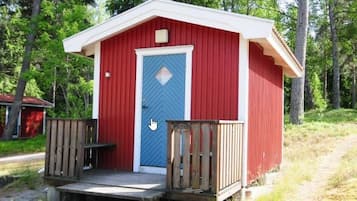 Cottage, Shared Bathroom | Free cots/infant beds