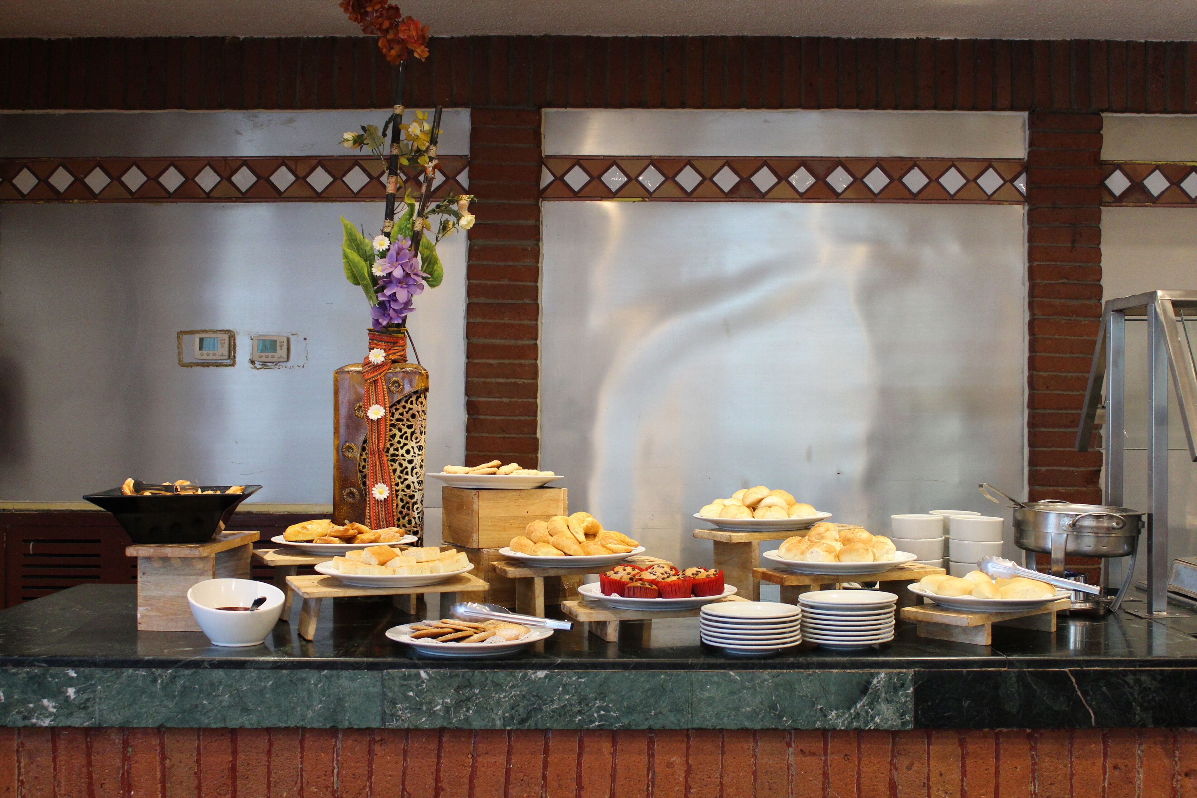 daily buffet breakfast for a fee