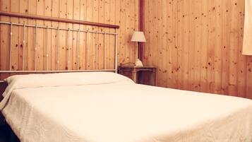 House, 4 Bedrooms, Pool Access, Sea View | 1 bedroom, individually decorated, free WiFi