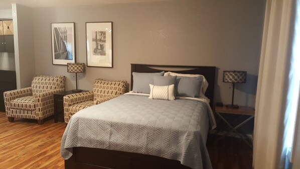 Habitación de lujo, 1 cama Queen size, cocina | Ropa de cama de alta calidad y decoración personalizada 