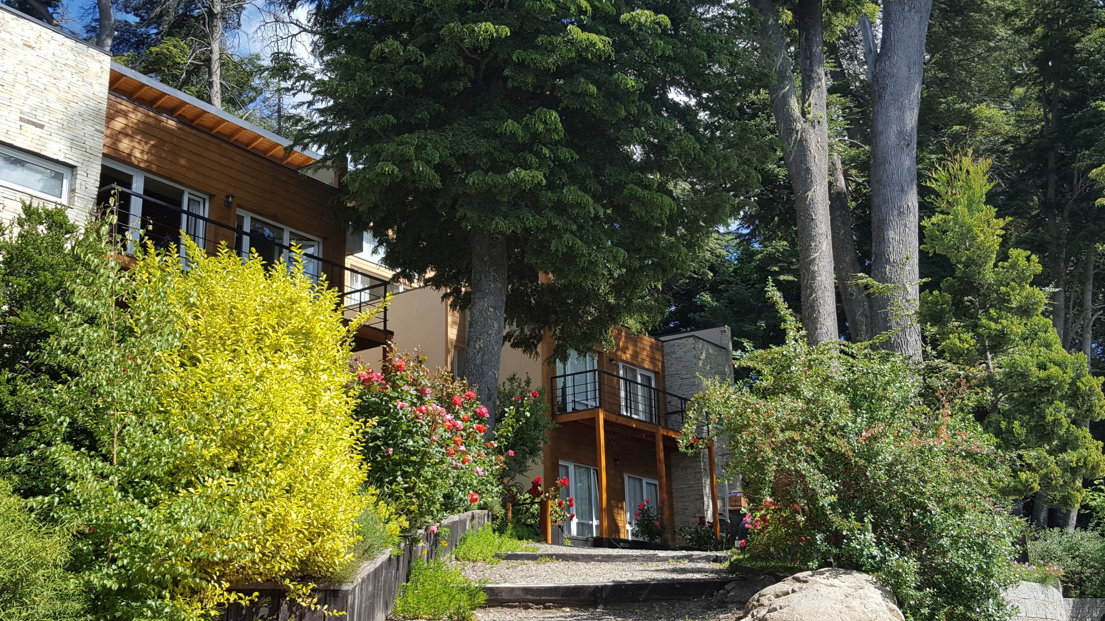 Photo - Refugio del Lago