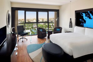Standard Room, 1 King Bed | Minibar, in-room safe, desk, laptop workspace - Marriott Hotel Al Forsan, Abu Dhabi (Abu Dhabi)