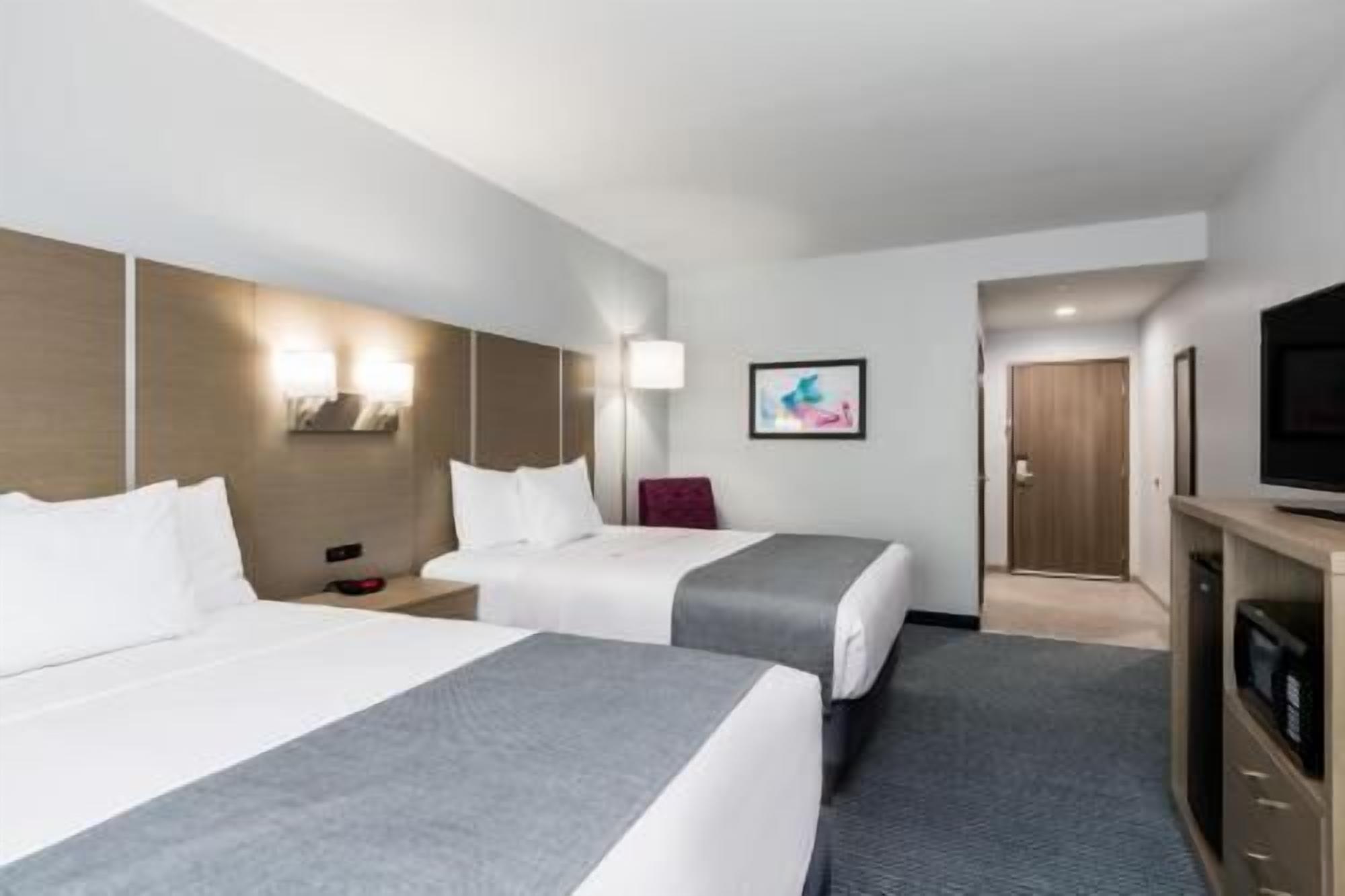 Literie de qualité, lit avec matelas à plateau-coussin, bureau