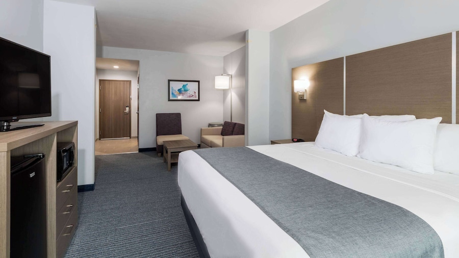 Days Inn & Suites by Wyndham Houston NW Cypress