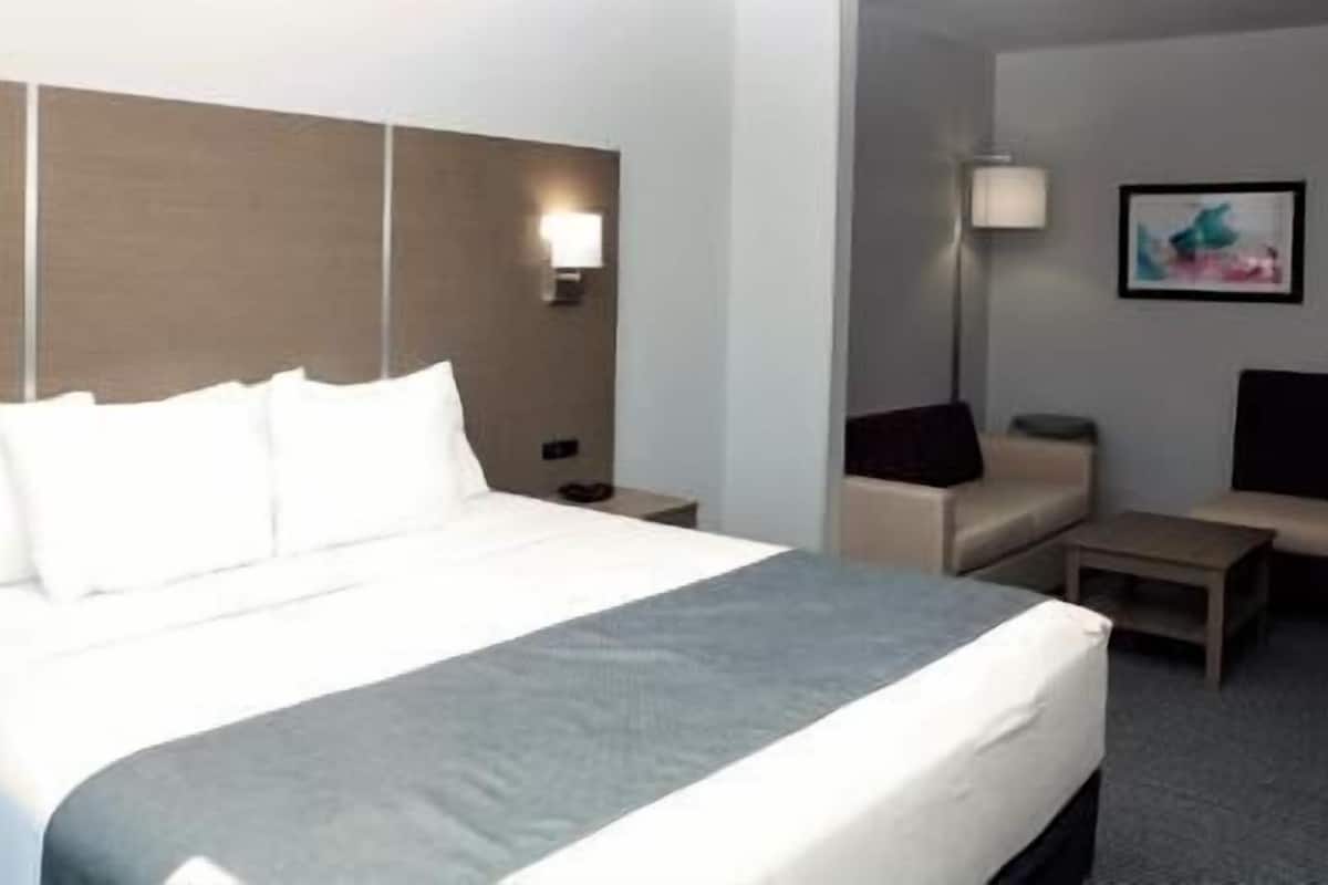 Literie de qualité, lit avec matelas à plateau-coussin, bureau