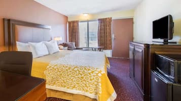 Desk, iron/ironing board, free WiFi