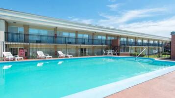 Kolam renang outdoor