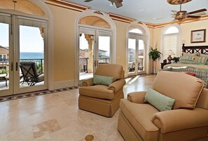 House, 4 Bedrooms, Ocean View, Sea Facing | Living area