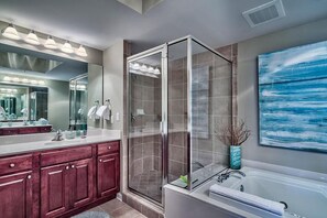 Bathroom - ST LUCIA 506 3 Bedroom Holiday Home by Five Star Properties (Destin)