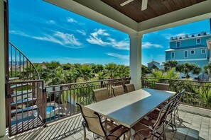 Ferienhaus, 6 Schlafzimmer, Meerblick, Meerseite | Terrasse/Patio