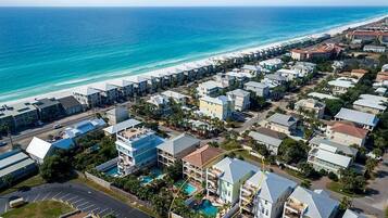 ハウス 6 ベッドルーム オーシャンビュー 海側 | 航空写真