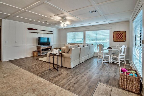 House, 3 Bedrooms, Sea Facing | Living area