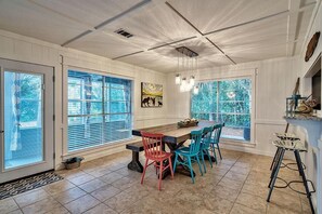 House, 3 Bedrooms, Sea Facing | In-room dining