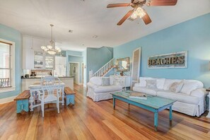 House, 3 Bedrooms, Ocean View, Sea Facing | Living area