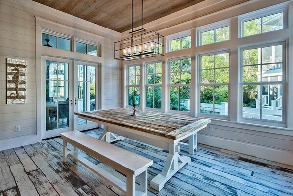 House, 6 Bedrooms, Sea Facing | In-room dining