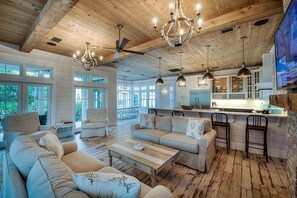 House, 6 Bedrooms, Sea Facing | Living area