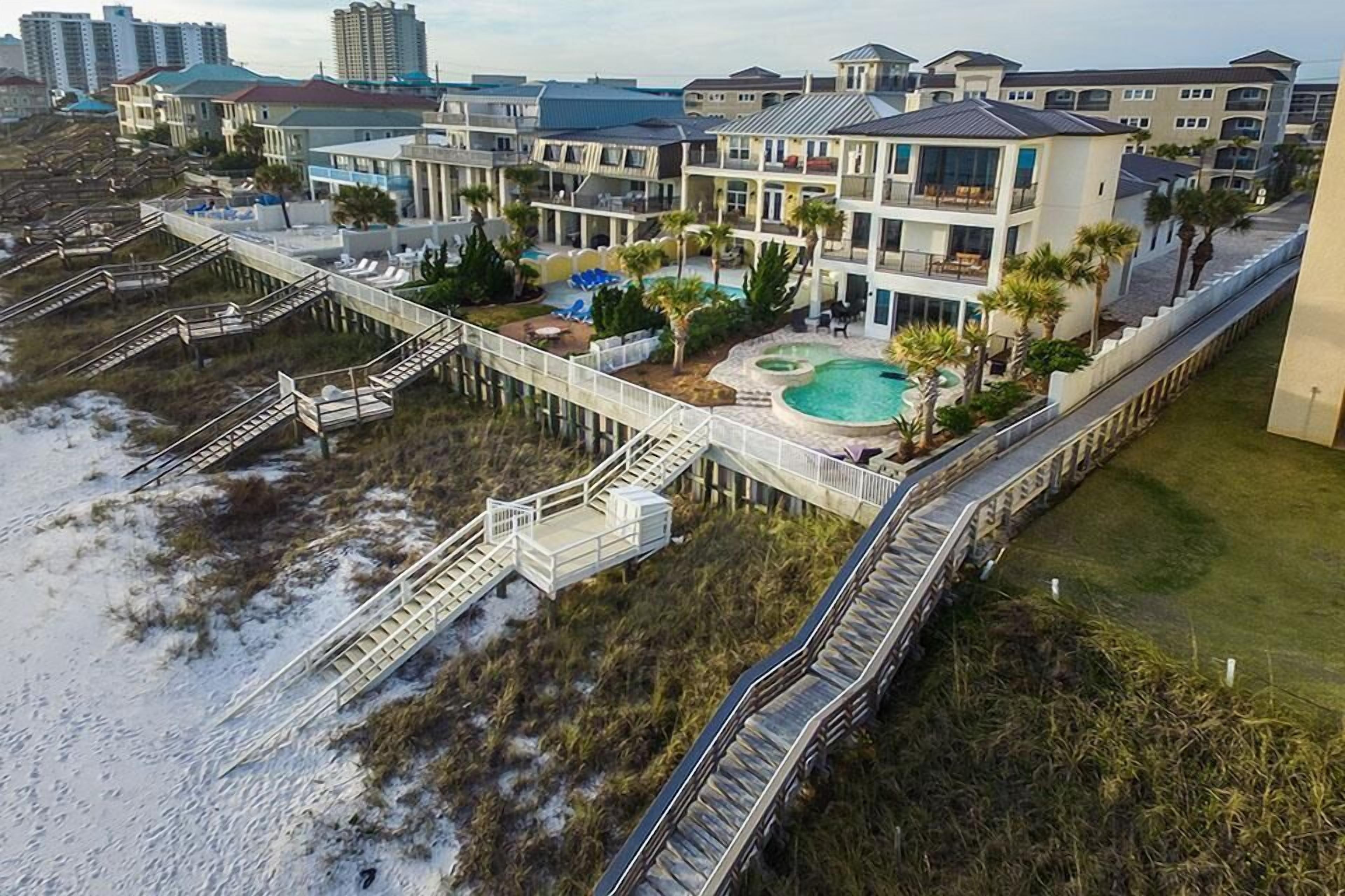 House, 6 Bedrooms, Ocean View, Beachfront | Aerial view