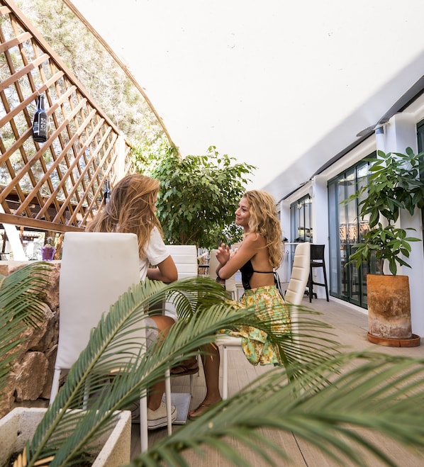 Bar (in der Unterkunft)