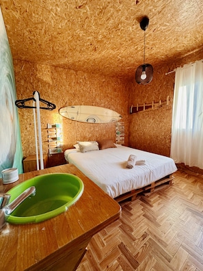 Basic Double Room, City View | In-room safe, free WiFi - Eco Hostel - Tribo da Praia (Peniche)