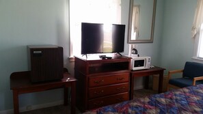 ห้องเบสิกดับเบิล, ปลอดบุหรี่ | บริเวณนั่งเล่น | ทีวีจอแบน 34 นิ้ว พร้อมช่องเคเบิล, ทีวี, Netflix