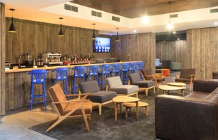 Sports bar