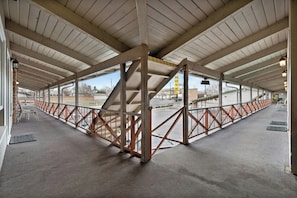 Property grounds - SILVER SPUR MOTEL (BURNS)