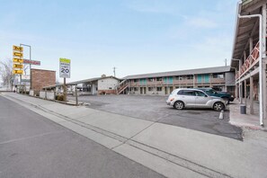 Exterior - SILVER SPUR MOTEL (BURNS)