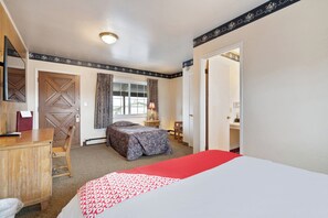 Desk, free WiFi - SILVER SPUR MOTEL (BURNS)