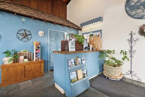 Lobby - SILVER SPUR MOTEL (BURNS)