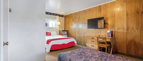 办公桌、免费 WiFi