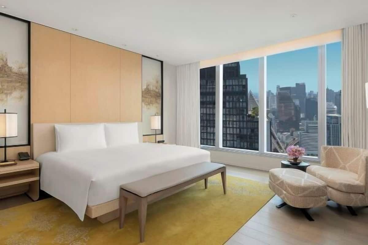 1 bedroom, premium bedding, minibar, in-room safe
