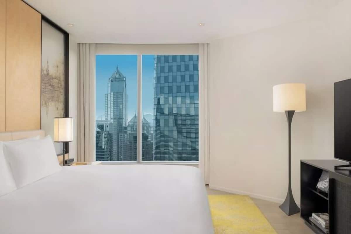 1 bedroom, premium bedding, minibar, in-room safe