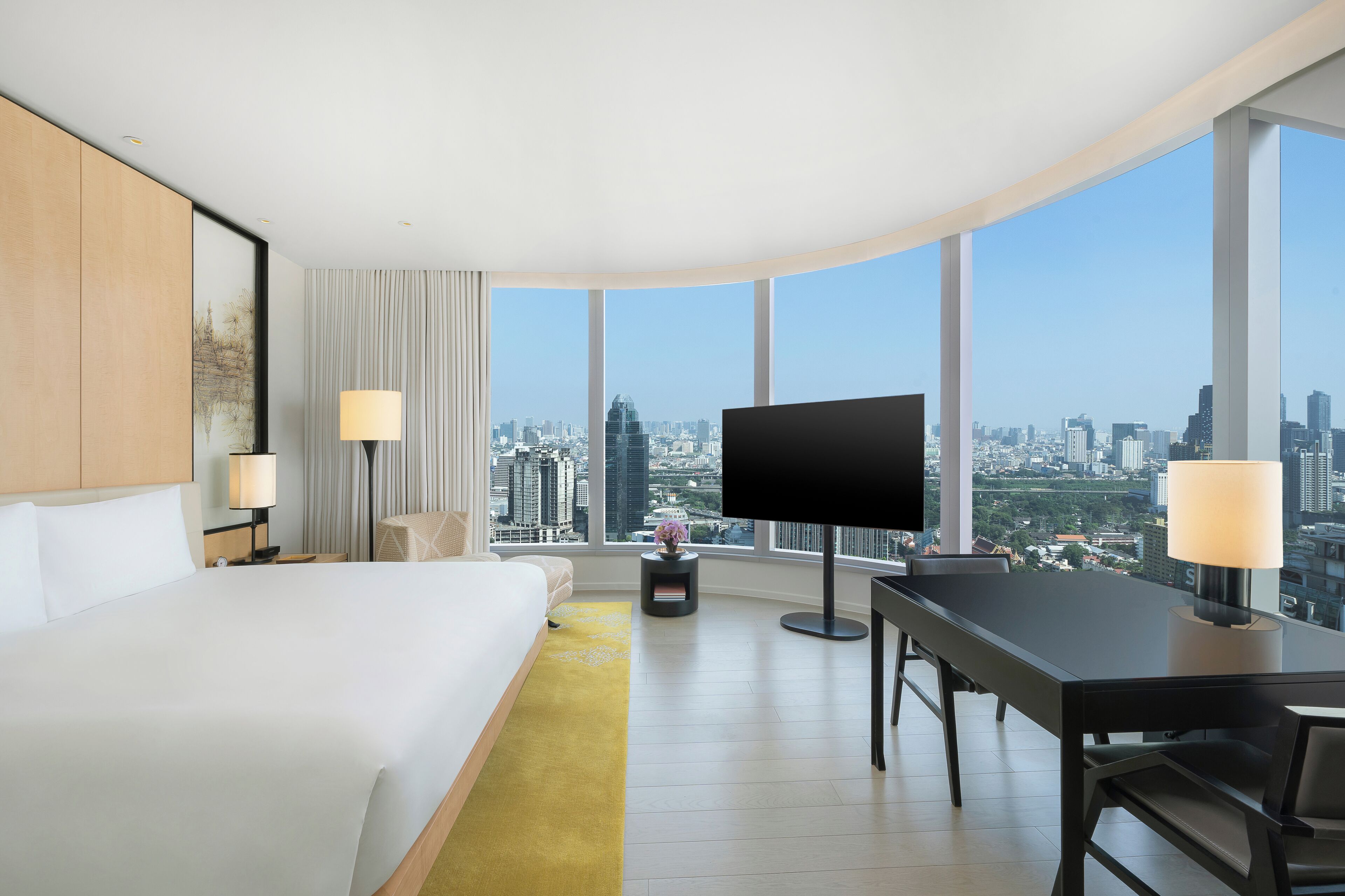 deluxe room, 1 king bed | 1 bedroom, premium bedding, minibar, in-room safe