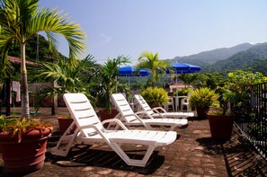 Unclassified image, 5 of 14, button - Hotel Azteca (Puerto Vallarta)