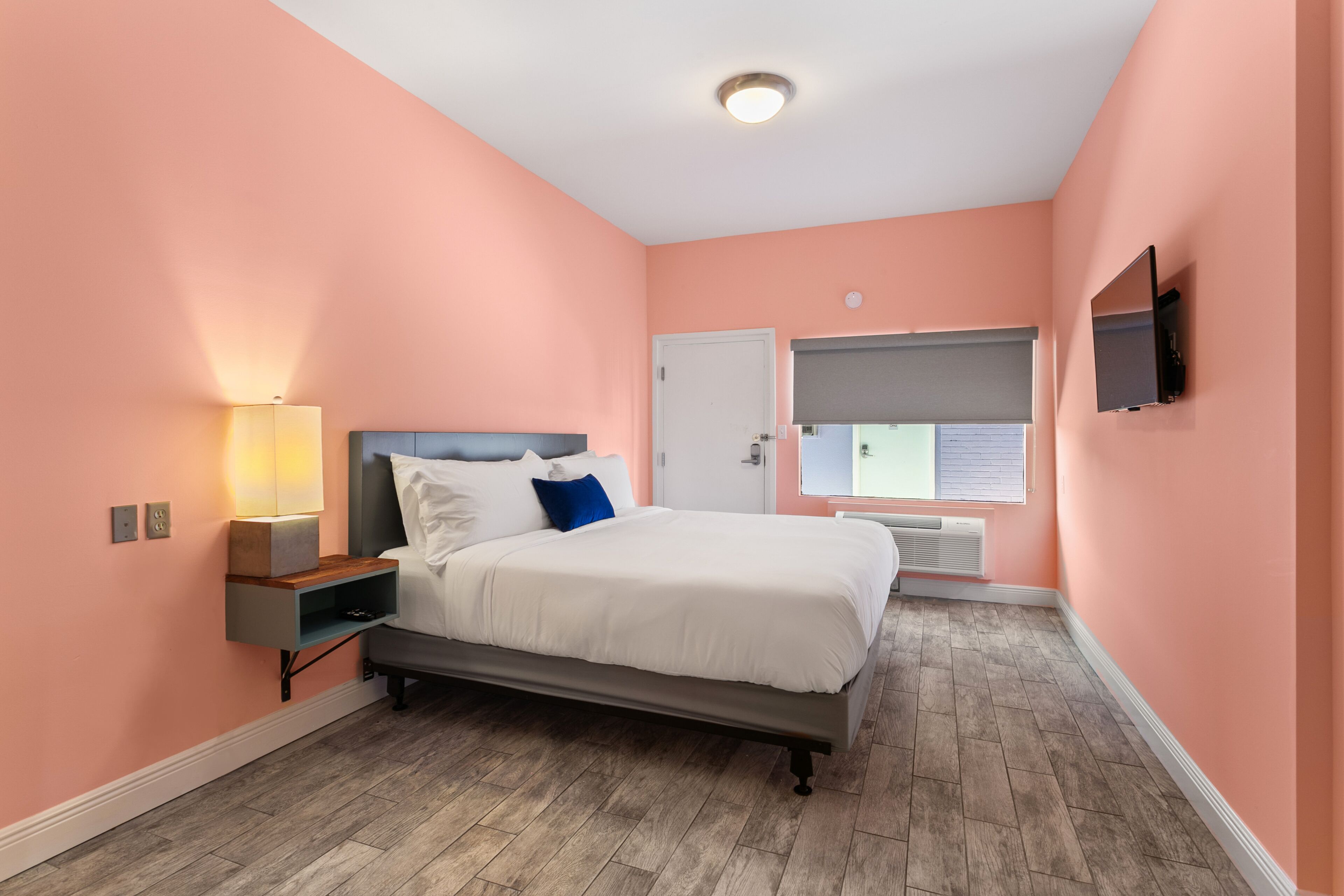 accessible king room, ground floor | premium bedding, pillow-top beds, desk, laptop workspace