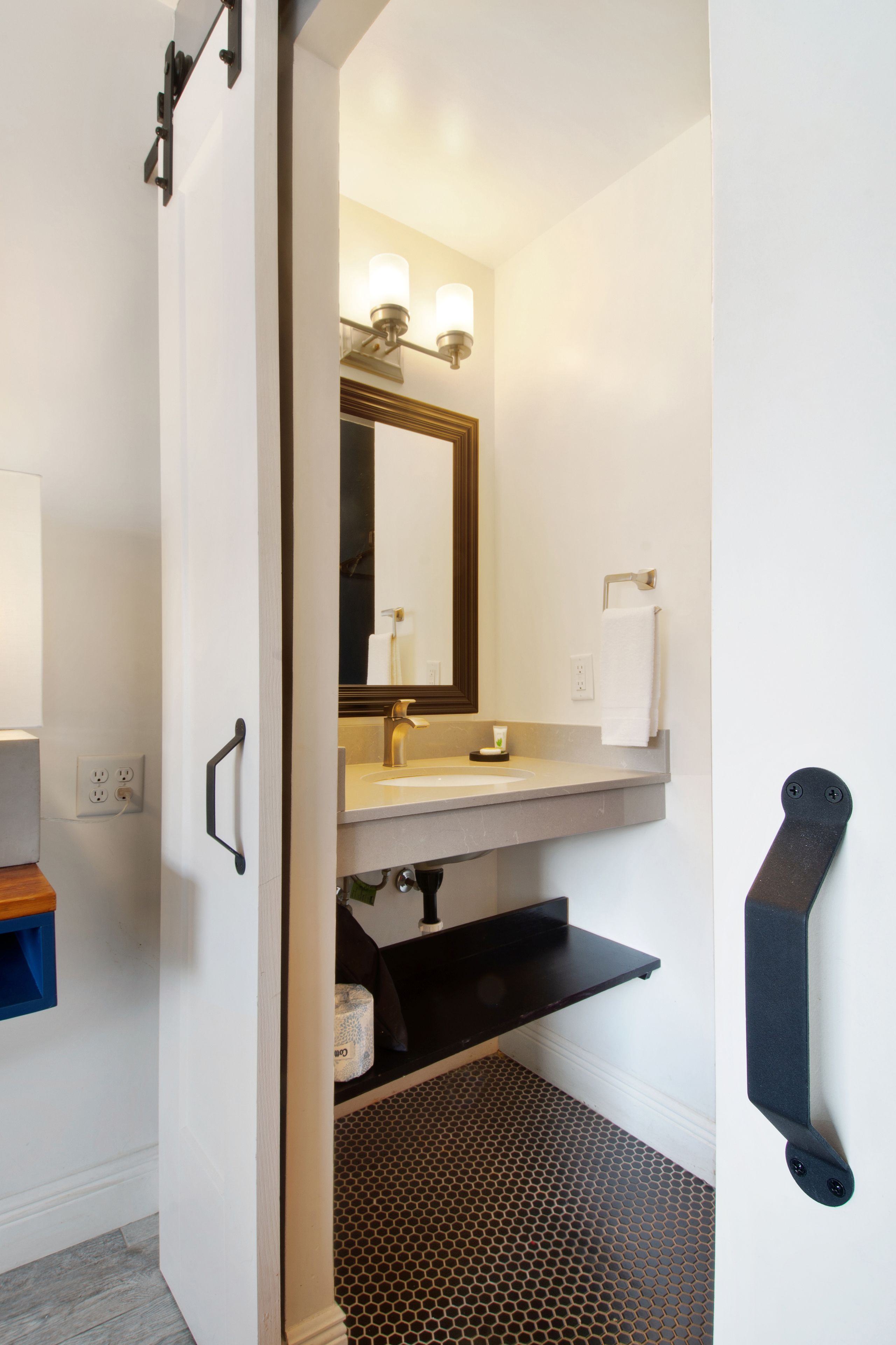 double queen room, sleeps 4 with parking | bathroom | free toiletries, hair dryer, towels, soap