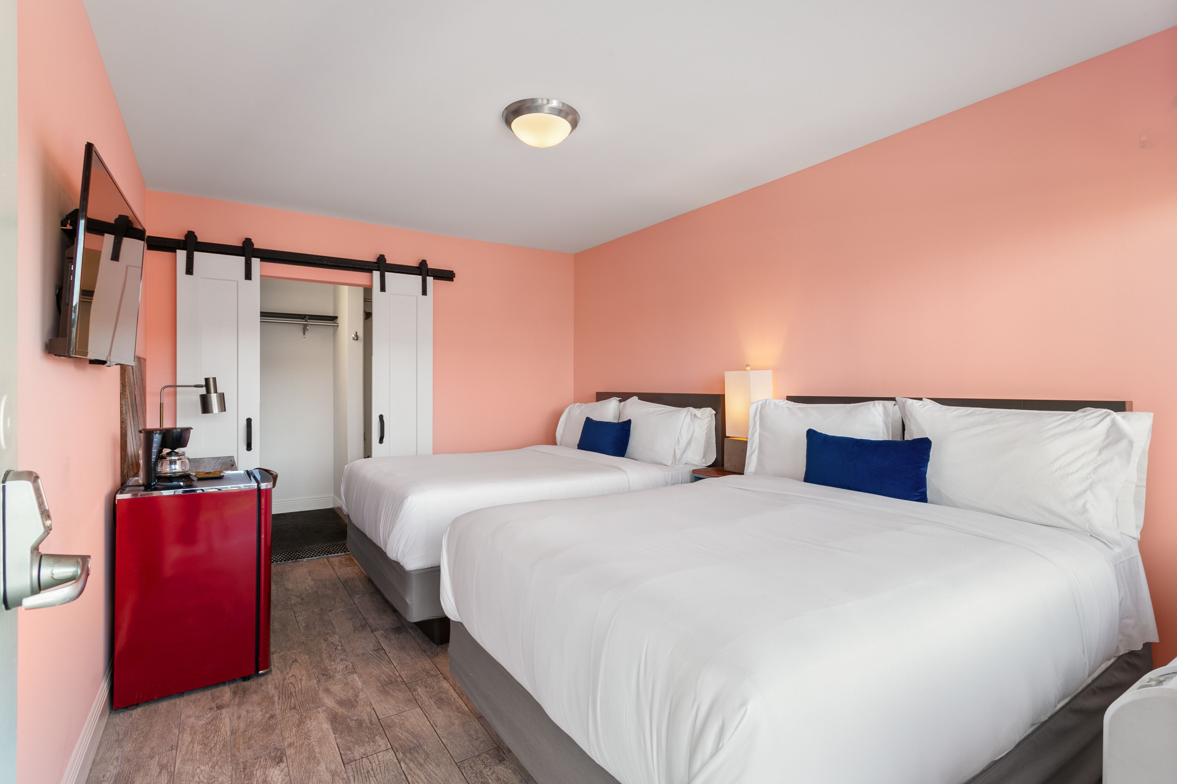 double queen room, sleeps 4 with parking | premium bedding, pillow-top beds, desk, laptop workspace