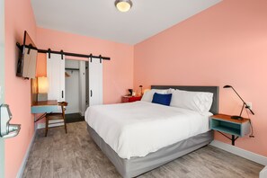 Ropa de cama de alta calidad, camas con pillow-top y escritorio 