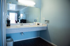 Signature Room, 1 King Bed, Non Smoking, Refrigerator & Microwave