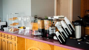 Free daily continental breakfast