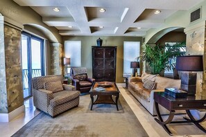 House, 4 Bedrooms, Ocean View, Beachfront | Living area