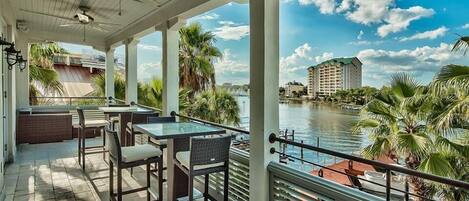 House, 3 Bedrooms, Overwater | Balcony