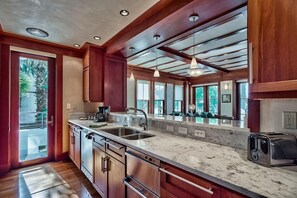 하우스, 침실 2개, 수상 | 전용 주방 | 냉장고, 전자레인지, 커피/티 메이커