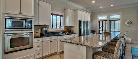 ハウス 6 ベッドルーム 海側 | 専用キッチン | 冷蔵庫、電子レンジ、コーヒー / ティーメーカー